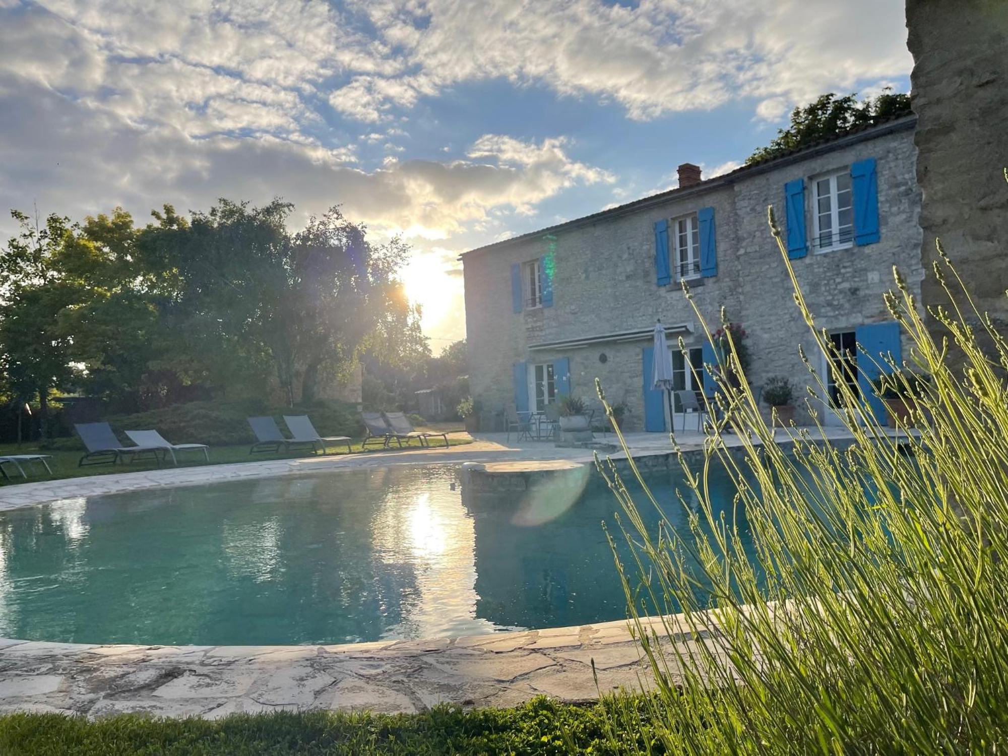 Dompierre-sur-Mer Logis Saint Leonard Bed & Breakfast エクステリア 写真